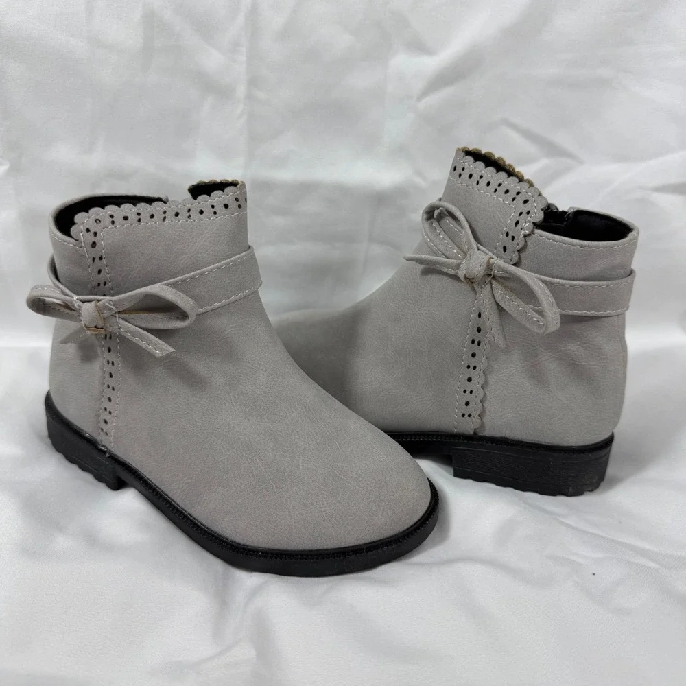 Cozy Cub Baby Girl Boots Gray Ankle Booties Bow Accent US 9.5 EUR 26